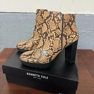 KENNETH COLE Women’s Justin Lug Chelsea Animal Print Zip-Up Dress Booties 9.5 M